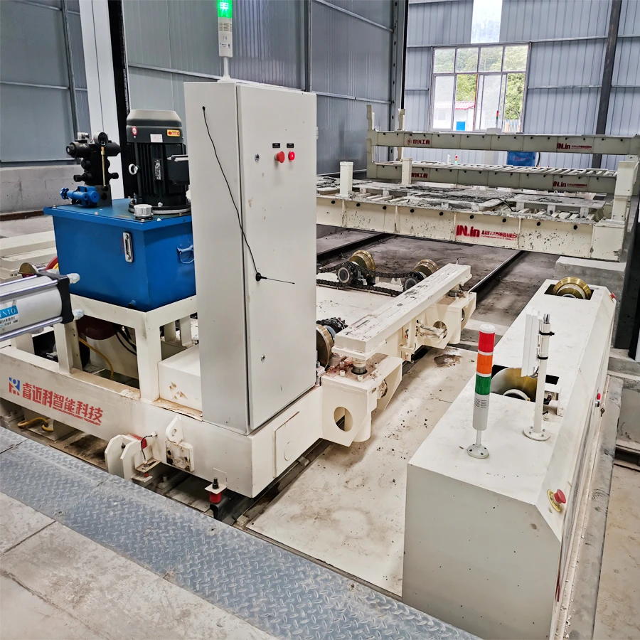 自动化轨道车RGV现场